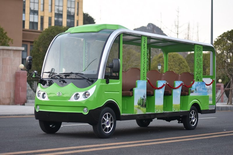智能巡逻车：新时代城市安全的守护者